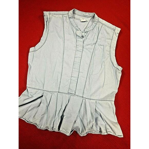 Levi's Womans Size L Chambray Sleeveless Peplum Top Shirt Western Cowboy Coastal - Picture 1 of 7